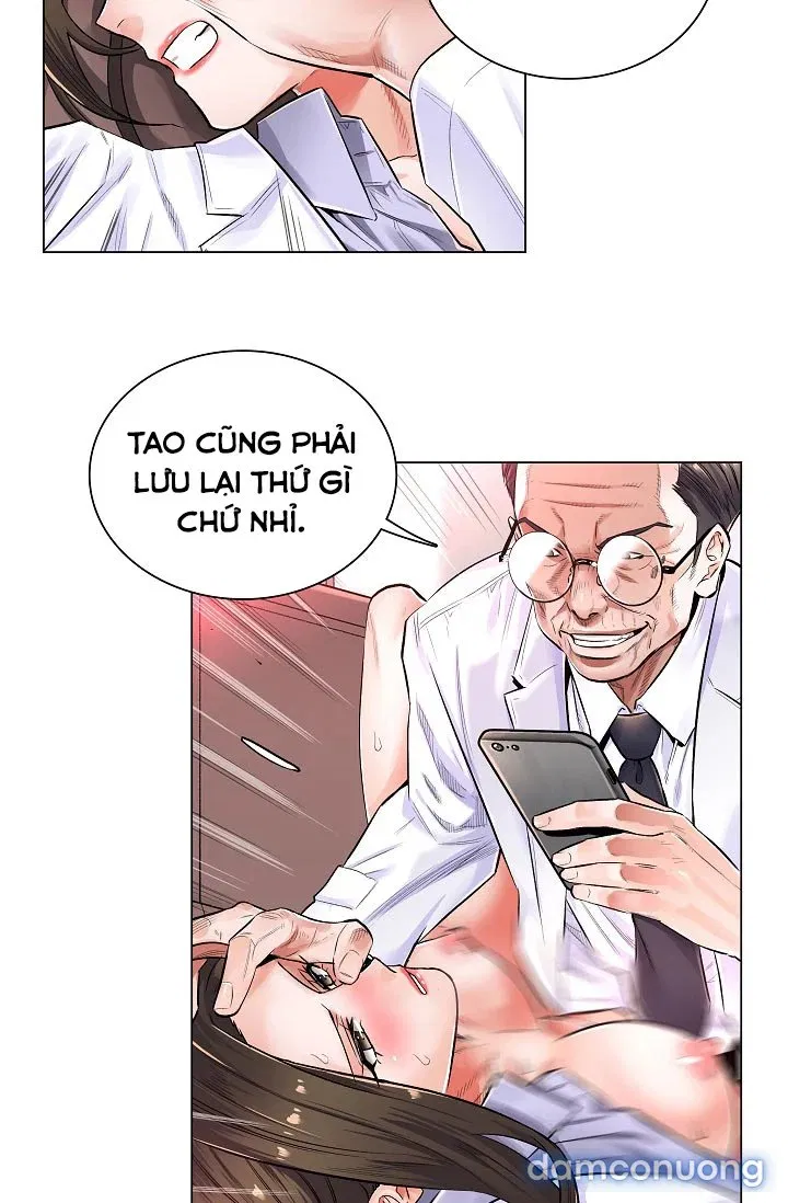 Cô Bác Sĩ Nguy Hiểm 