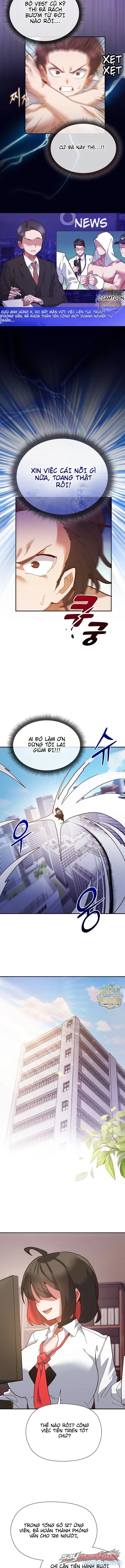 Thư ký dưới bàn làm việc của Anh hùng 