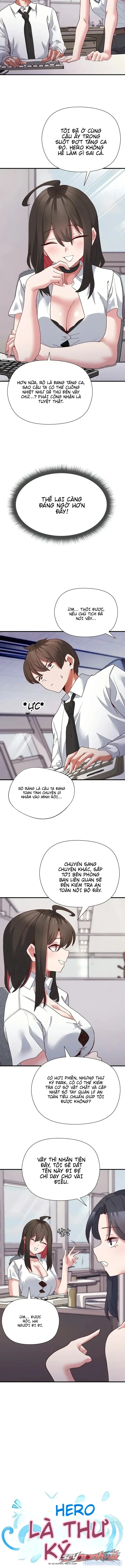 Thư ký dưới bàn làm việc của Anh hùng 