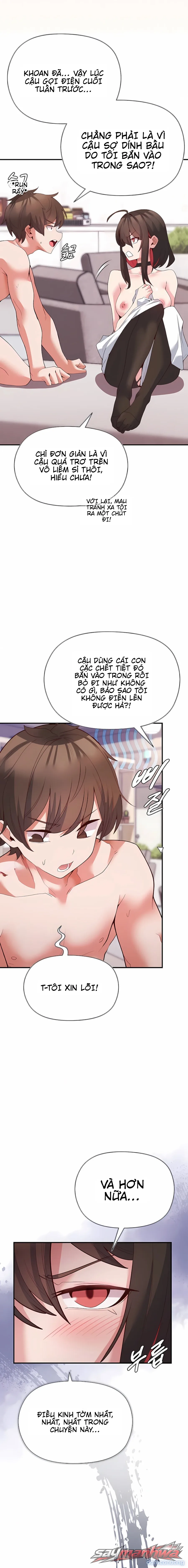 Thư ký dưới bàn làm việc của Anh hùng 